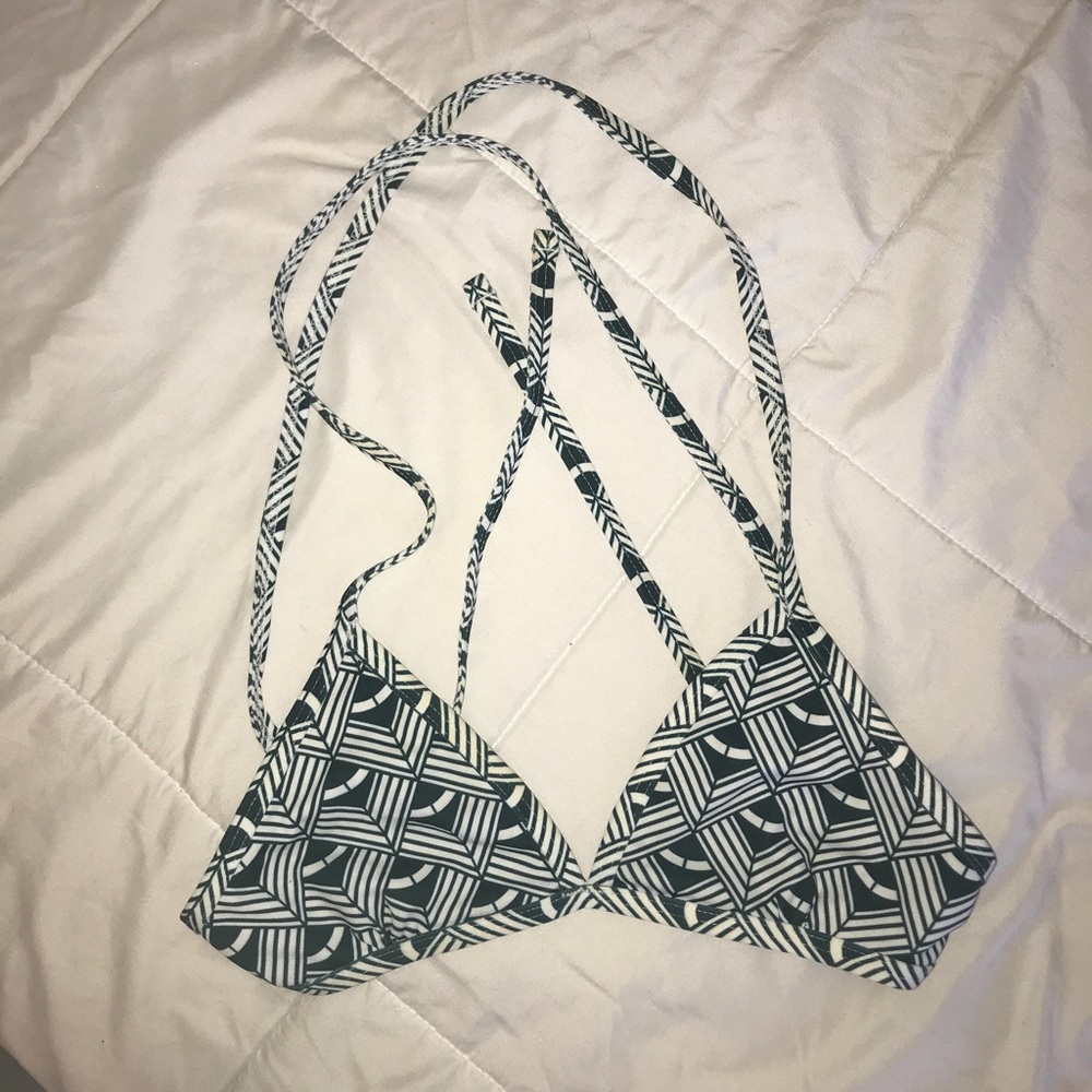 Jolyn Triangle Top NWOT